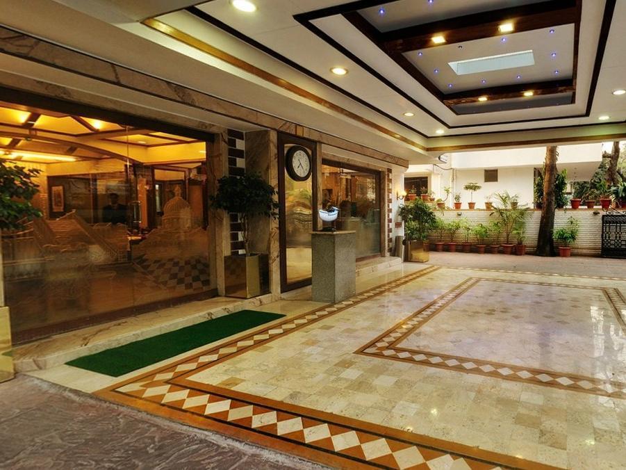 Готель Regal Enclave Мумбаї Екстер'єр фото